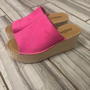 Soda Pink Espadrille wedge platform sandals Size 8